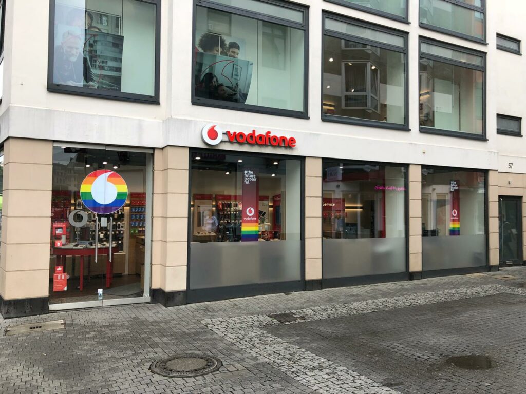 Vodafone treibt`s bunt – on tour beim CSD